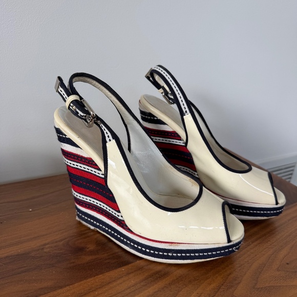 Dolce & Gabbana Wedge Sandale - Picture 1 of 7